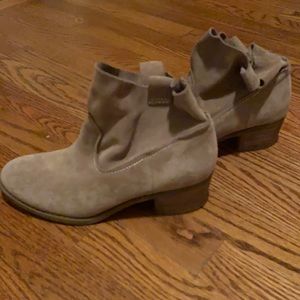 Ankle booties size 9 gently worn